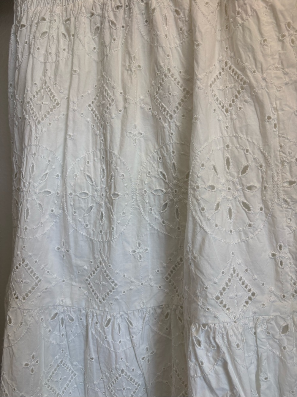 GAP White Eyelet Boho Tiered Midi Skirt Size Small - Picture 3 of 6